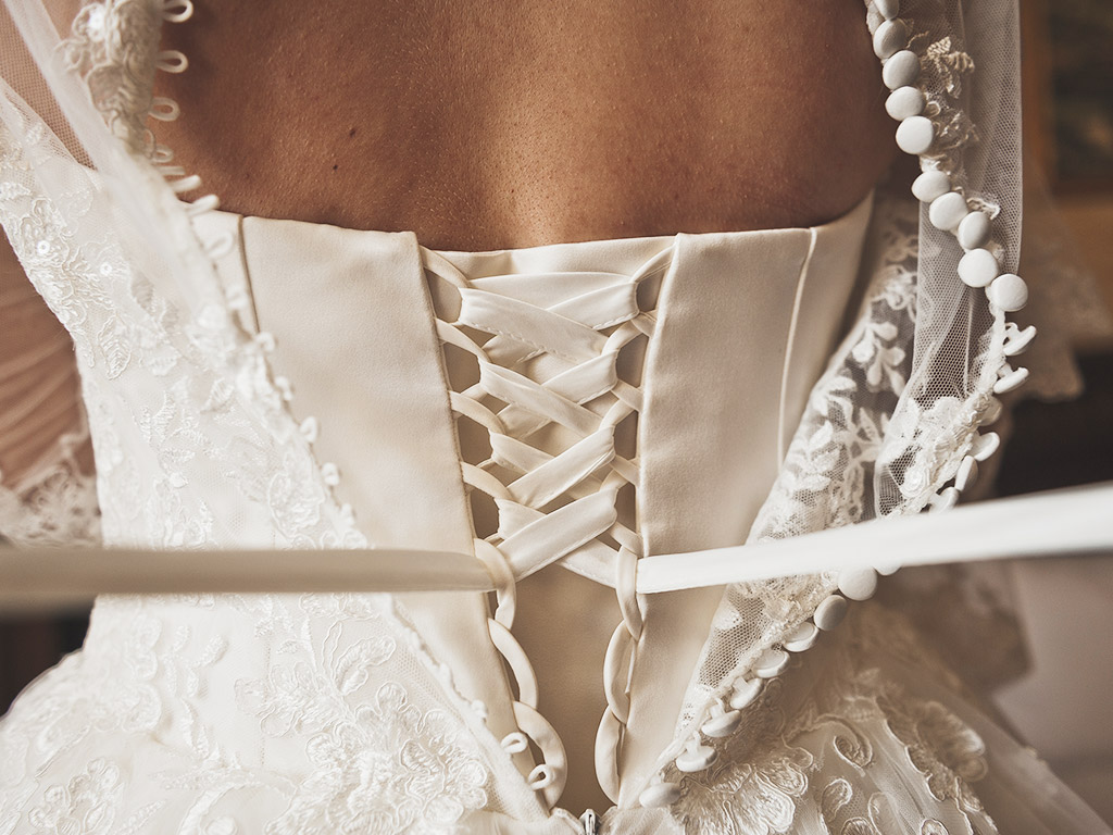 Choosing the Right Shapewear for Your Wedding Dress - Hourglass Angel